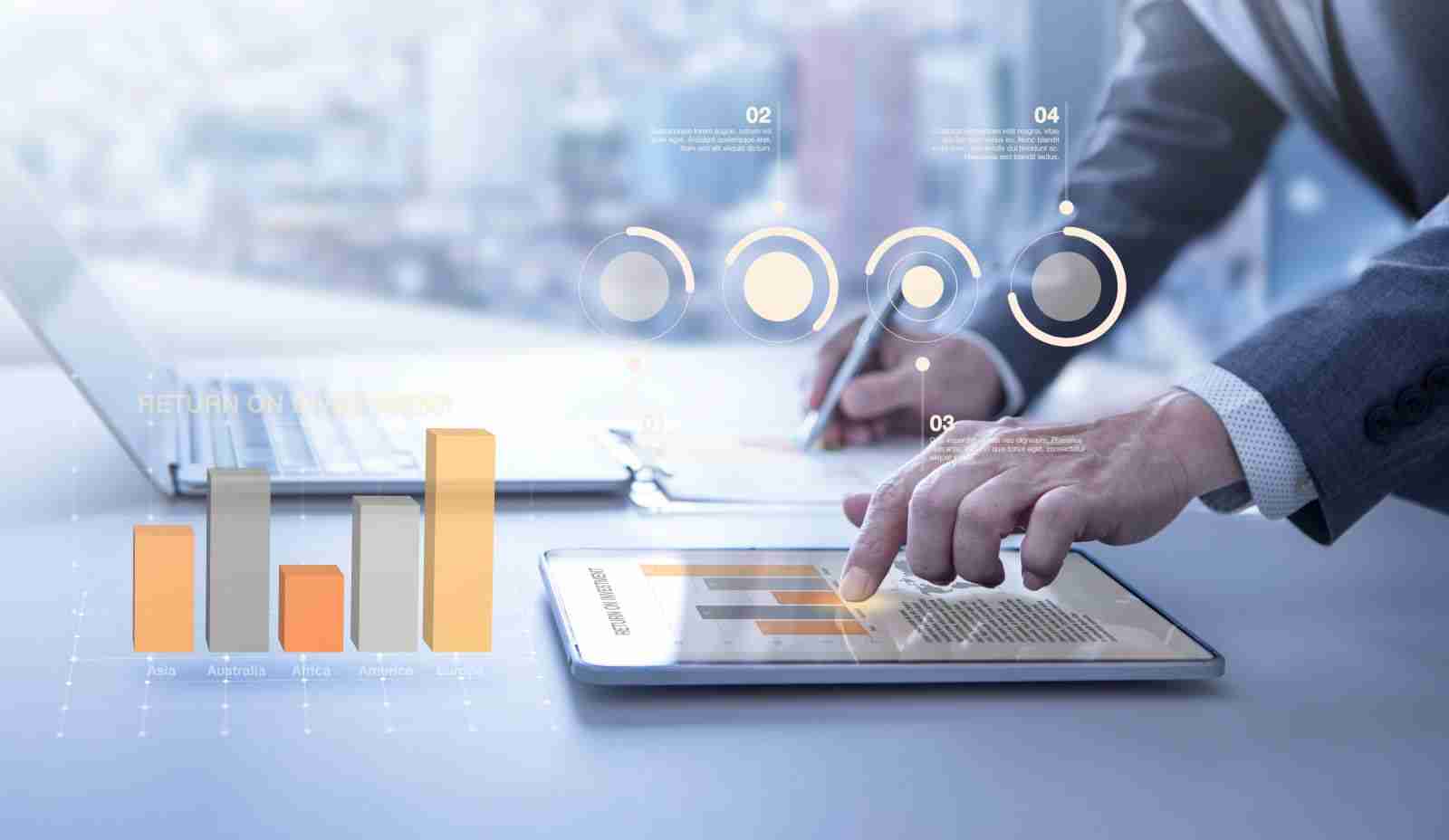Financial consultant